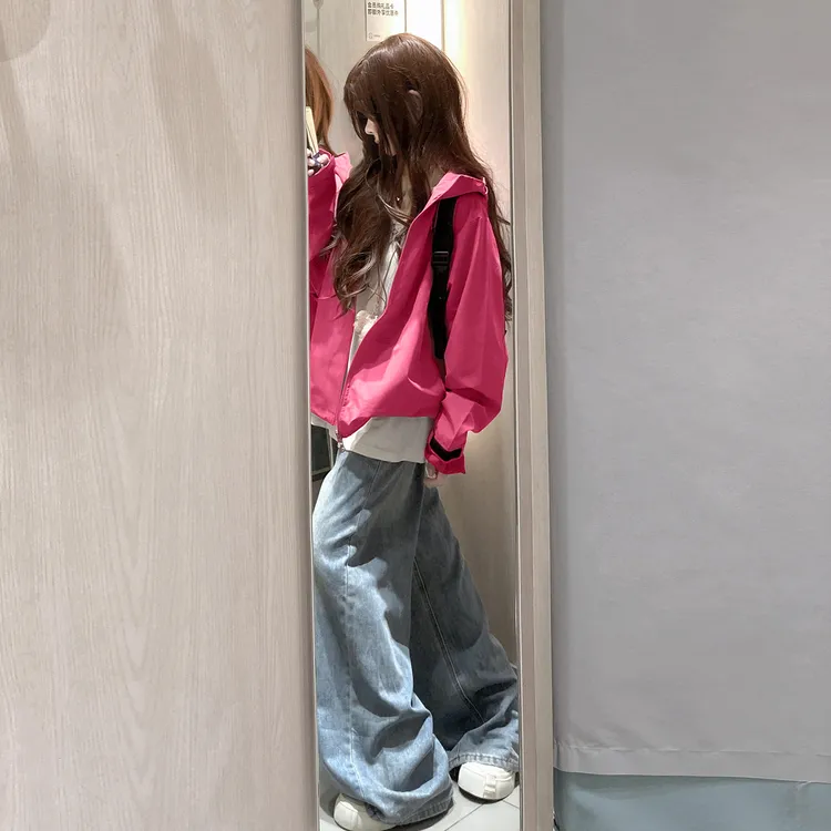 韩系红色短款外套女早秋季2025新款慵懒风独特气质宽松显瘦冲锋衣