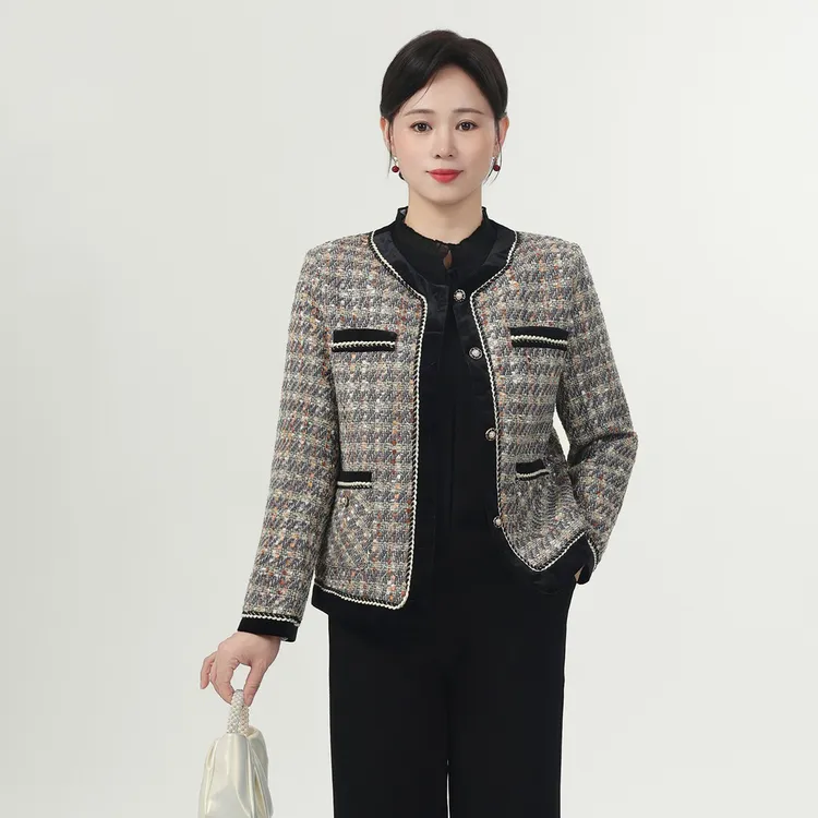 2025妈妈秋装小香风外套中老年女短款洋气时尚百搭气质夹克上衣