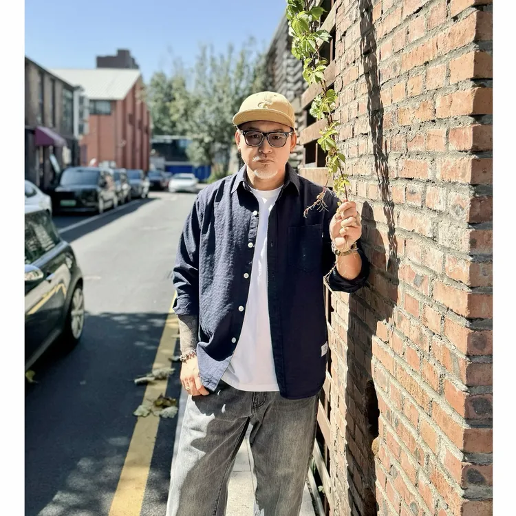 阿美咔叽复古水洗做旧净色暗格休闲长袖衬衫225C