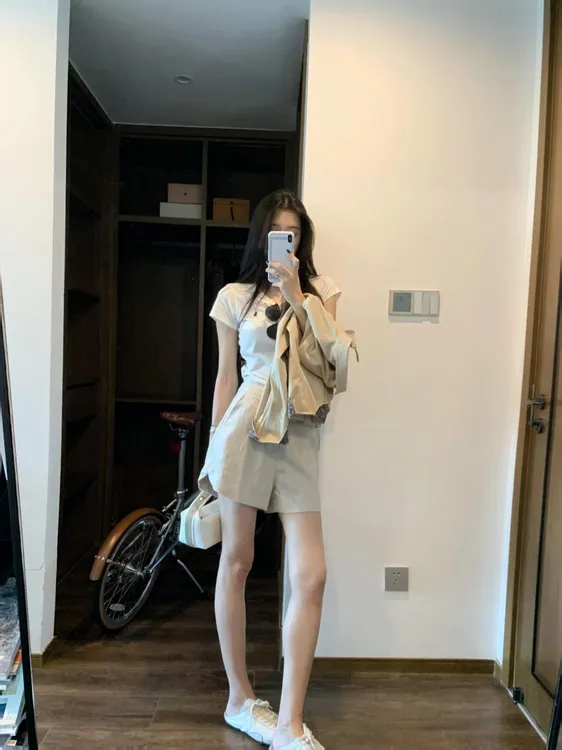 秋季2025新款时尚短袖气质显瘦上衣洋气休闲百搭高腰短裤子外套潮