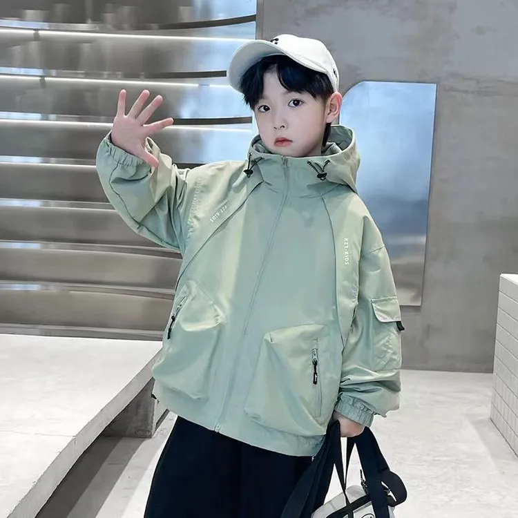 男童外套春秋款2024新款潮服男孩春季冲锋衣中大童男童潮服