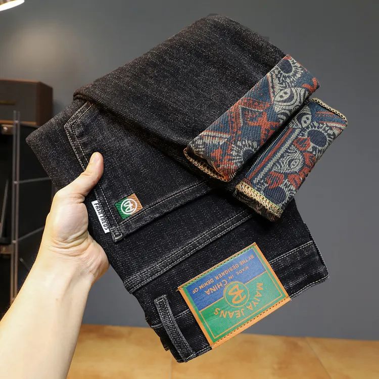 2025秋季新款潮流男士牛仔裤刺绣印花爆款直筒休闲百搭男款长裤子