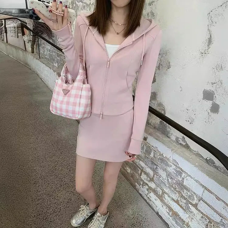 早春夏款运动休闲双面垂爽时尚气质修身连帽开衫短款半身裙套装女