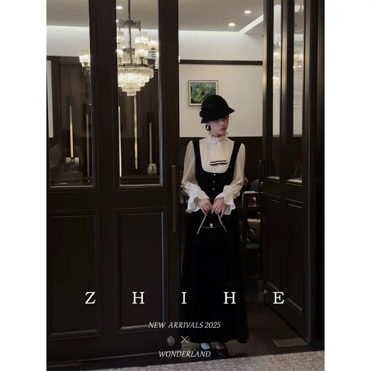 无艳一禾【塞纳风信】法式浪漫丝绒长袖收腰假两件连衣裙