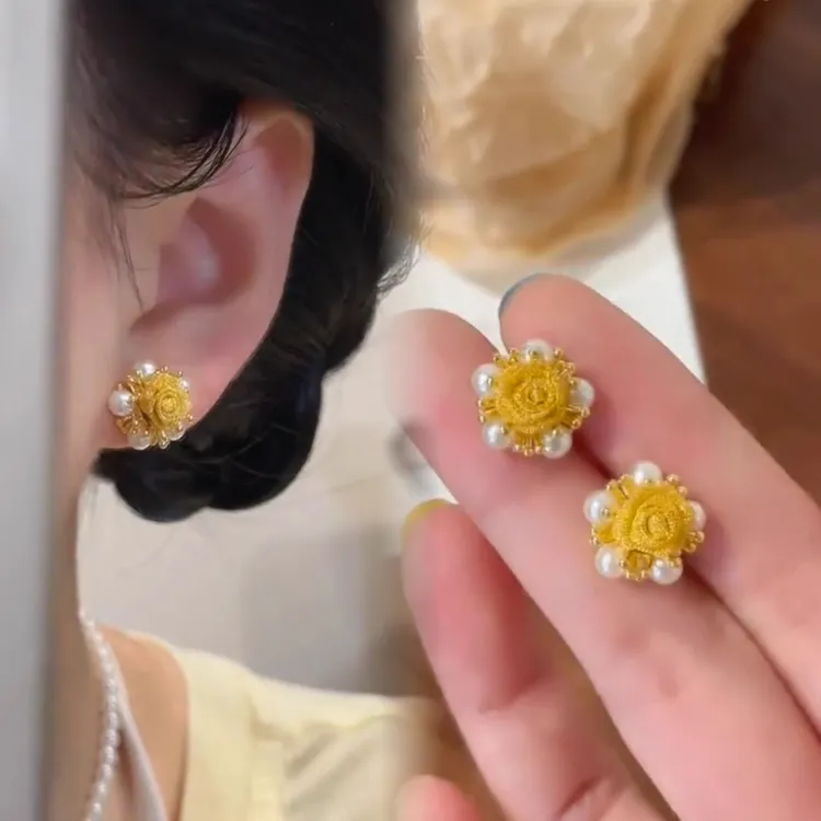 铜合金耳饰 温柔气质黄色玫瑰花珠珠耳钉小巧设计简约百搭耳饰女