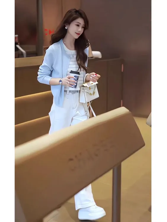 春季温柔系穿搭女2025新款韩版休闲假两件长袖上衣气质显瘦牛仔裤