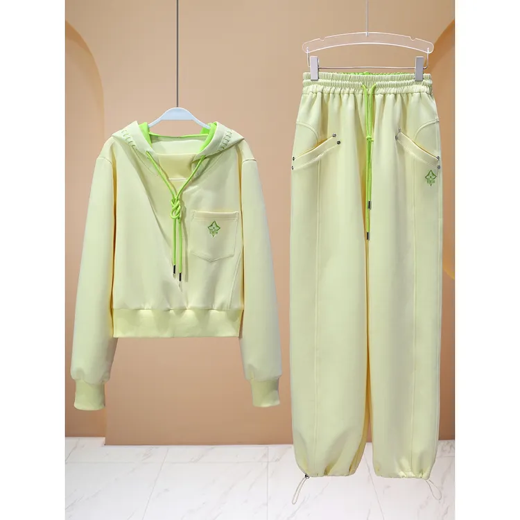 【韩哥女装】2025春季鹅黄色撞色刺绣连帽休闲两件套装6688A