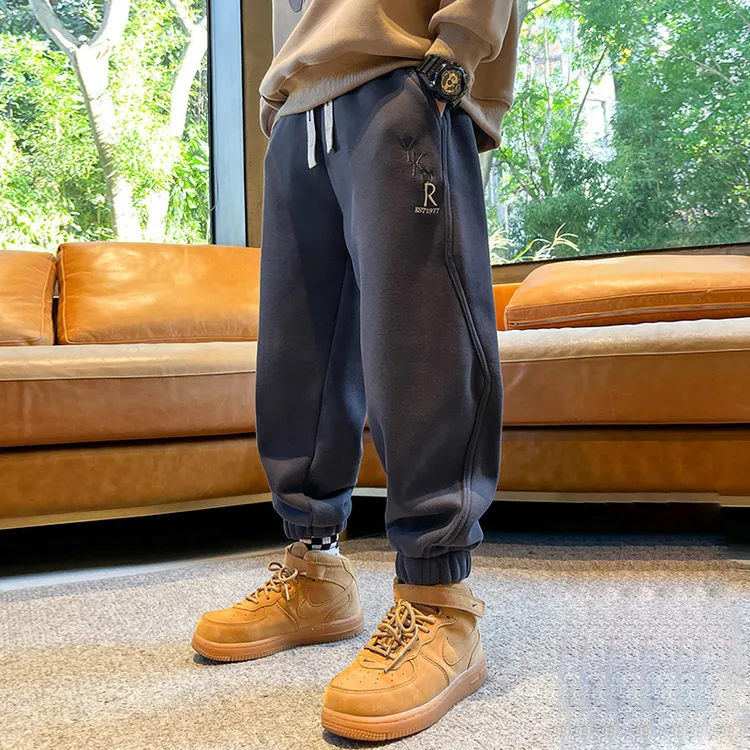 男童宽松裤子秋季卫裤2025中大童休闲长裤宽松儿童秋冬运动裤加厚