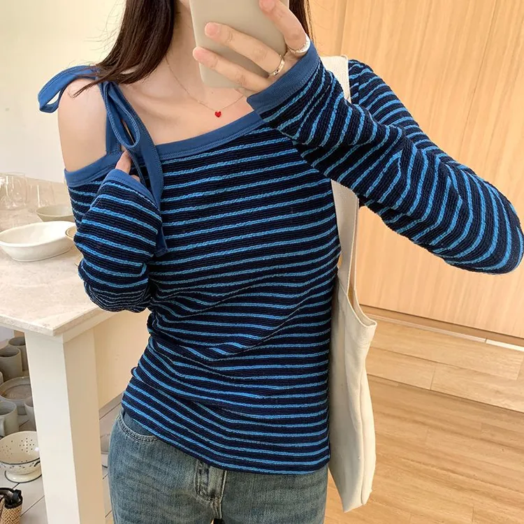韩系蓝色撞色条纹斜肩绑带打底衫女早春设计感修身辣妹露肩上衣潮