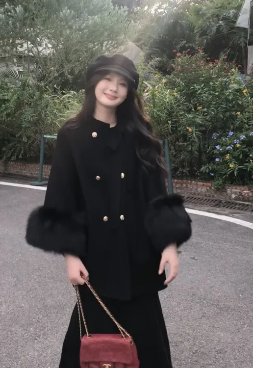 【富贵花】秋冬金扣蝴蝶结大毛领千金毛呢外套女小香风双排扣呢大衣