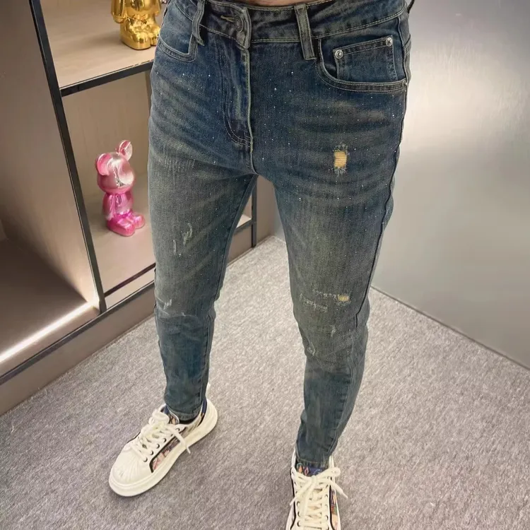 高端刮烂复古蓝色牛仔裤男修身小脚2025春夏季新款韩版烫钻长裤子