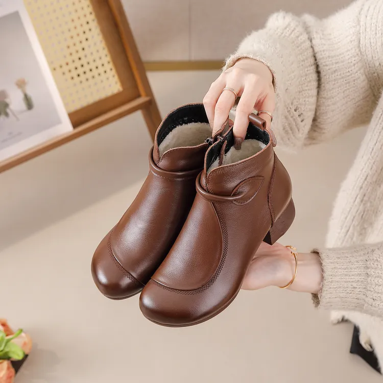 2025复古软底粗跟中跟手工民族风真皮绣花短靴大码马丁靴妈妈鞋女