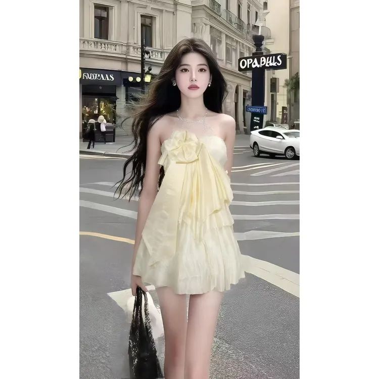 简约时尚优雅千金风黄色圆领露肩挂脖高腰设计感连衣裙小众裙子