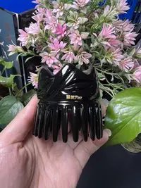 板娘专享 黑水洗头按摩梳 微瑕福利 随机发货 不退不换 -X104