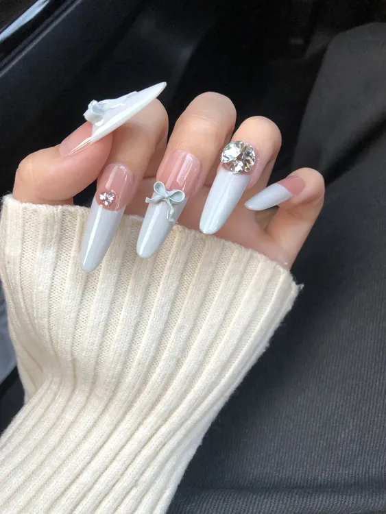 纯手工法式高级显白蝴蝶结华子钻穿戴甲贴片美甲