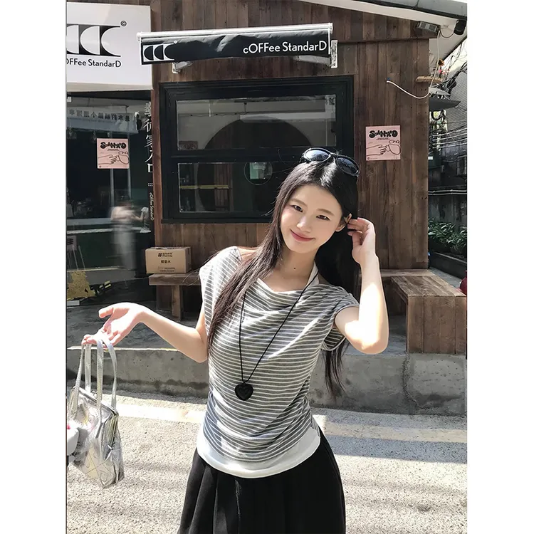 灰色条纹拼接假两件挂脖飞飞袖t恤女夏季短款设计感小众别致上衣