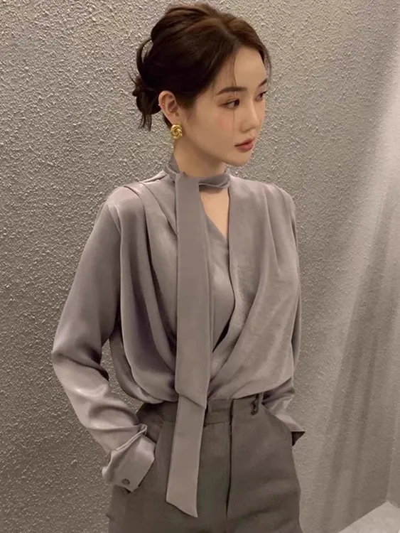 法式v领衬衫女早秋季小个子设计感长袖衬衣职业通勤挂脖飘带上衣