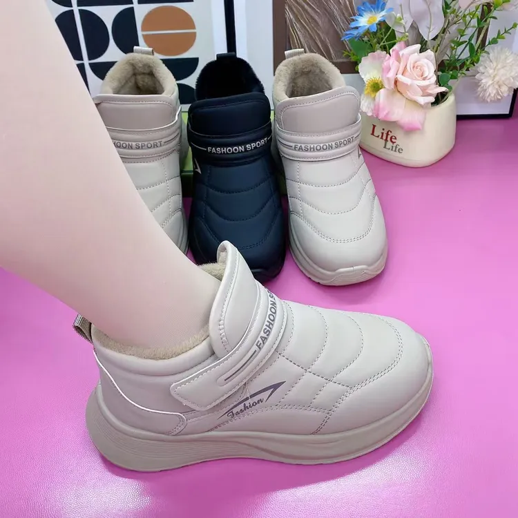 冬季加绒雪地靴女防水老北京棉鞋保暖中老年防滑厚底妈妈时尚棉靴