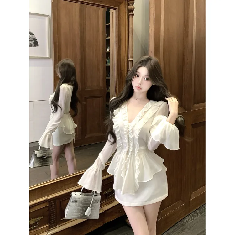 气质韩系风木耳边衬衫半身裙收腰显瘦时尚套装