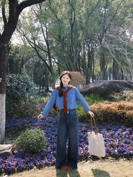 2025春季新款韩系穿搭红色针织开衫蓝色格子出衬衫阔腿牛仔裤套装