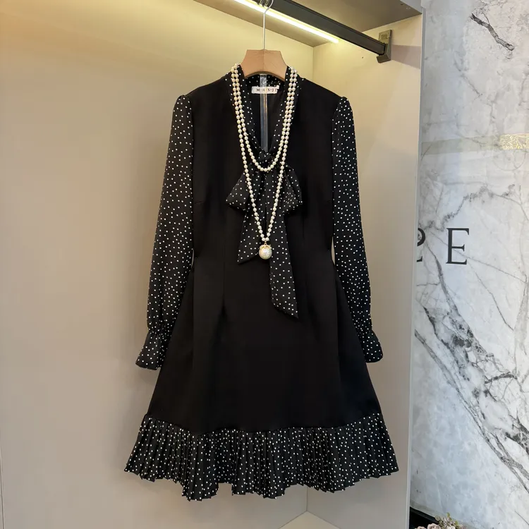 韩系温柔风波点蕾丝拼接飘带设计高级显瘦百搭减龄连衣裙女8010