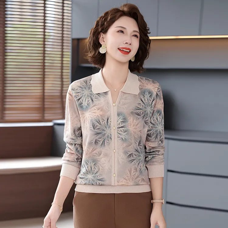 中老年妈妈春秋新款长袖翻领上衣50多岁中年女士早秋洋气印花小衫