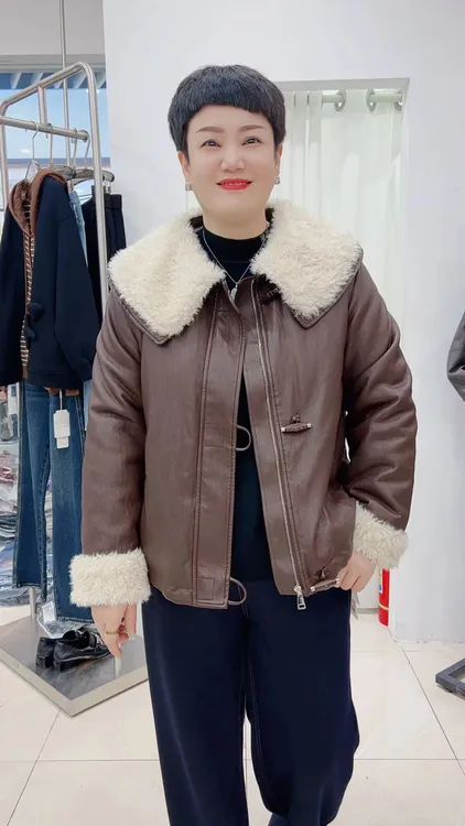 冯小姐时尚大码女装（休闲百搭显瘦洋气减龄PU皮加毛加厚皮袄115#）