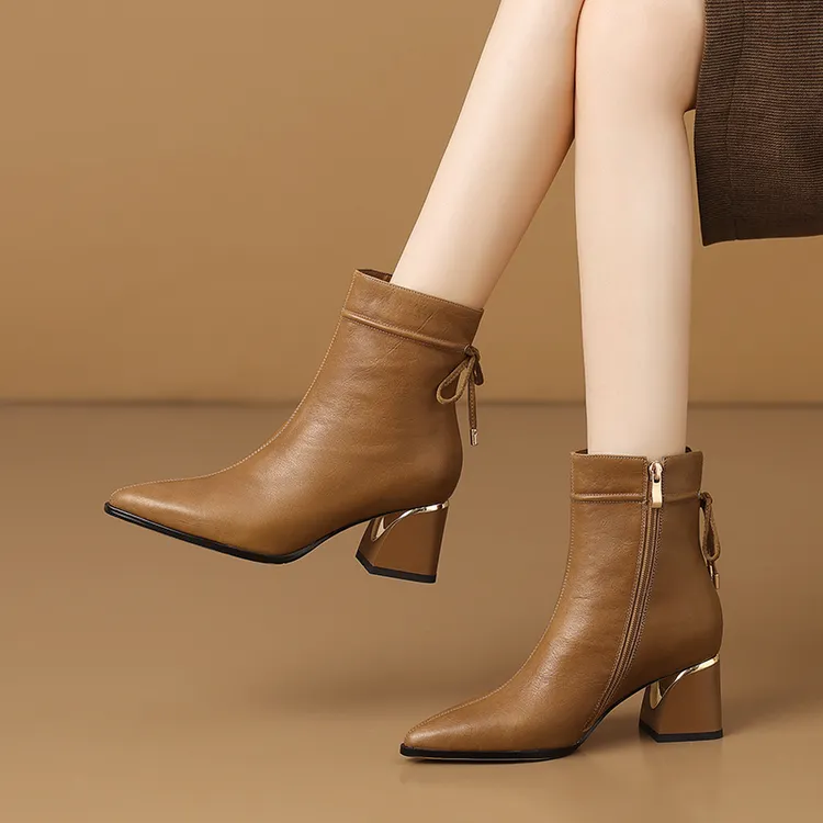 6cm百搭气质短靴秋冬新款尖头高跟鞋复古真皮时尚单靴通勤时装鞋