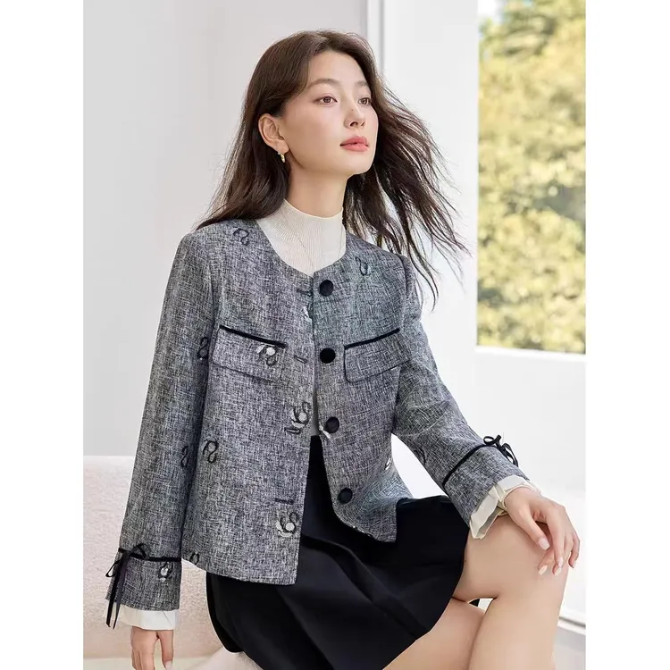 HMY5092013 2025新款减龄气质刺绣珠片小香风圆领短款外套