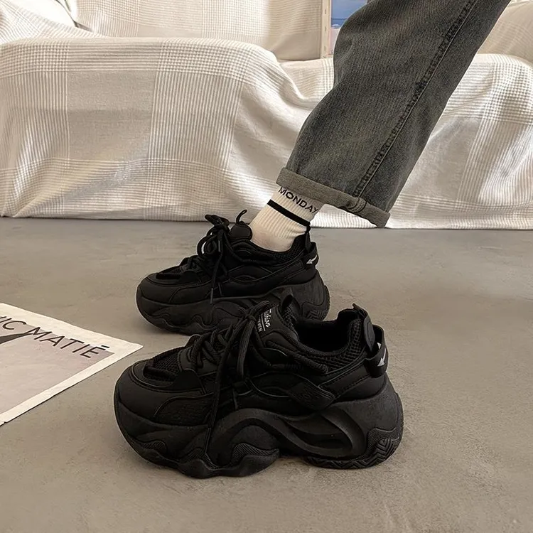 显脚小炸街黑色老爹鞋女复古增高2025新款爆款百搭松糕休闲运动鞋
