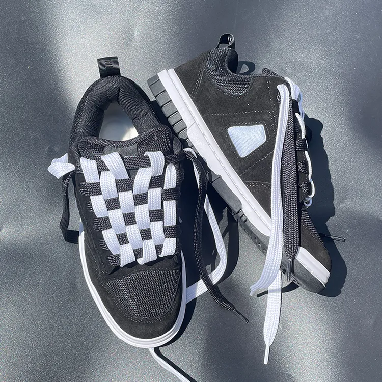 新款男鞋秋季学院风黑色面包鞋拼色编织鞋带休闲板鞋厚鞋舌情侣鞋