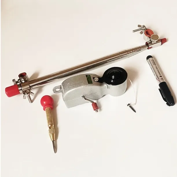 具备画孤与弹线一体功能的工具