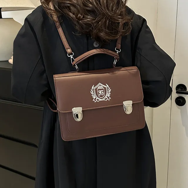 日系JK制服包包女2023新款单肩包学院风2025通勤大容量邮差双肩包