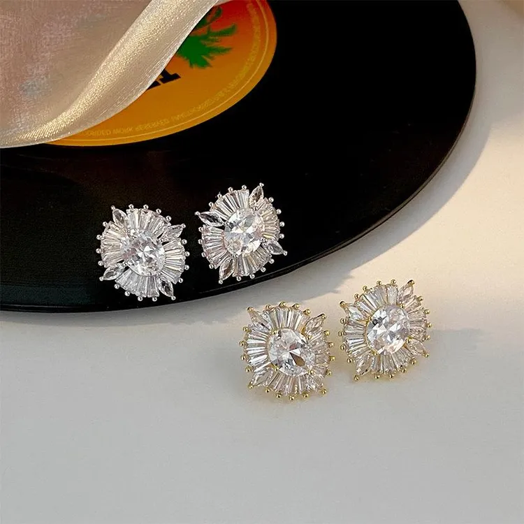 铜合金锆石耳饰 新款时尚耳环高级感椭圆轻奢重工耳钉百搭通勤小