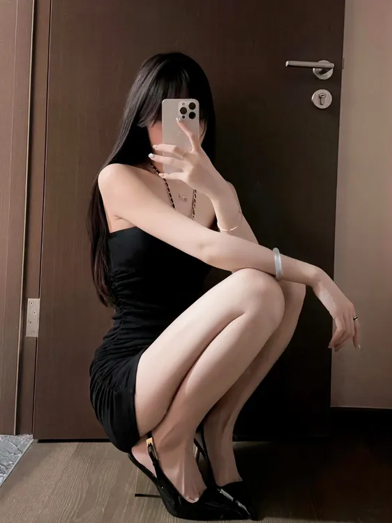 纯欲御姐风气质抹胸连衣裙女夏小个子内搭带胸垫性感紧身包臀短裙