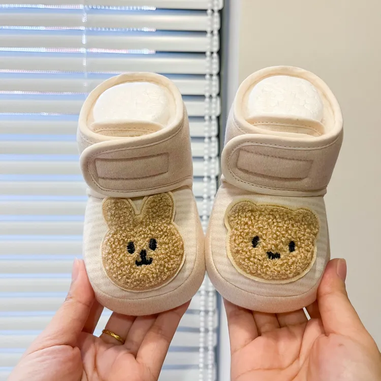 2025冬款0到1岁新生儿软底加绒婴幼儿3-12个月男女宝宝保暖步前鞋