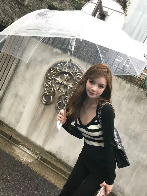 时尚套装简约风修身韩系显瘦条纹假两件女秋季松弛感高腰喇叭长裤