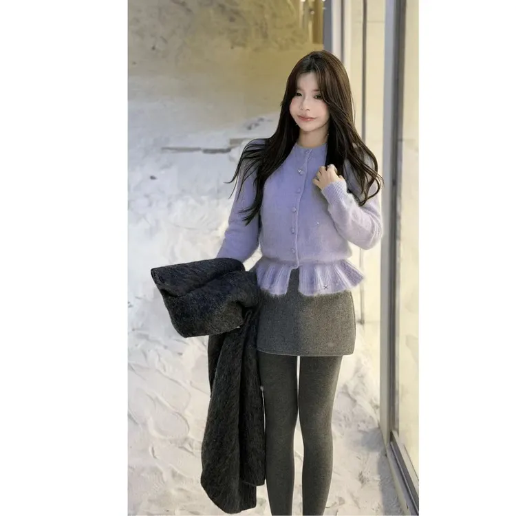 2025年秋冬新款小众设计感高级韩系短款木耳边显瘦针织衫毛衣女