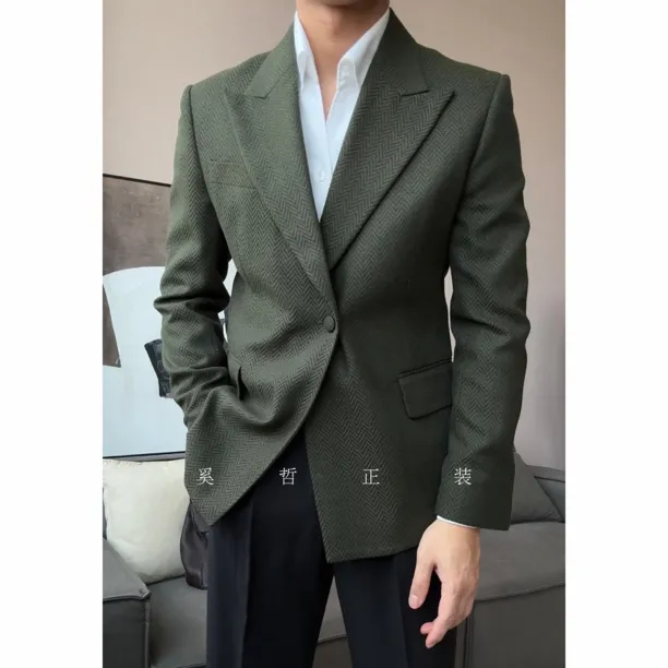 秋冬新款时尚新裁剪一粒扣男士戗驳领单西7041