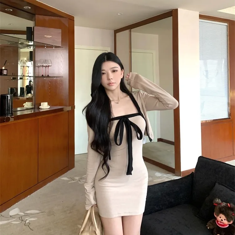 高级感御姐套装女秋长袖开衫轻熟小众时髦套装新款撞色吊带连衣裙