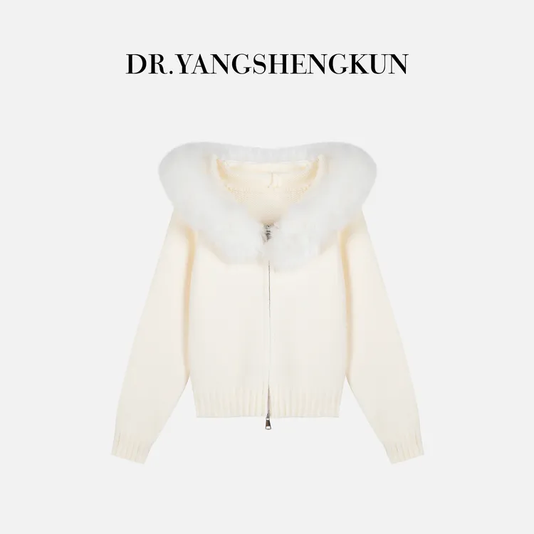 杨圣坤2025冬季新品女士韩系狐狸毛领连帽拉链针织外套ES2511258