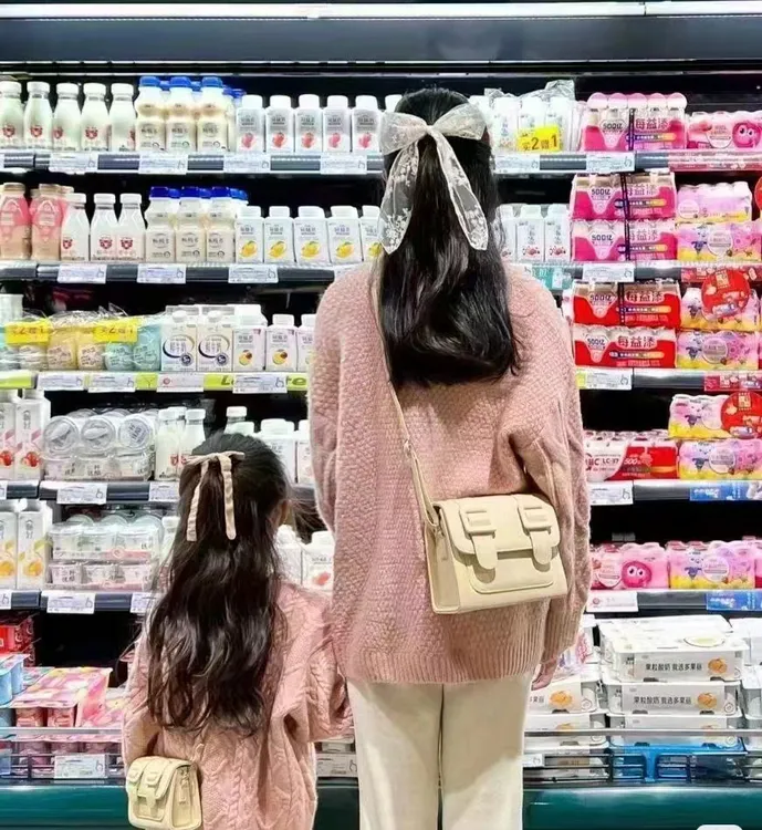 韩版洋气小众剑桥包大学生斜挎包小方包百搭通勤斜挎小包邮差包