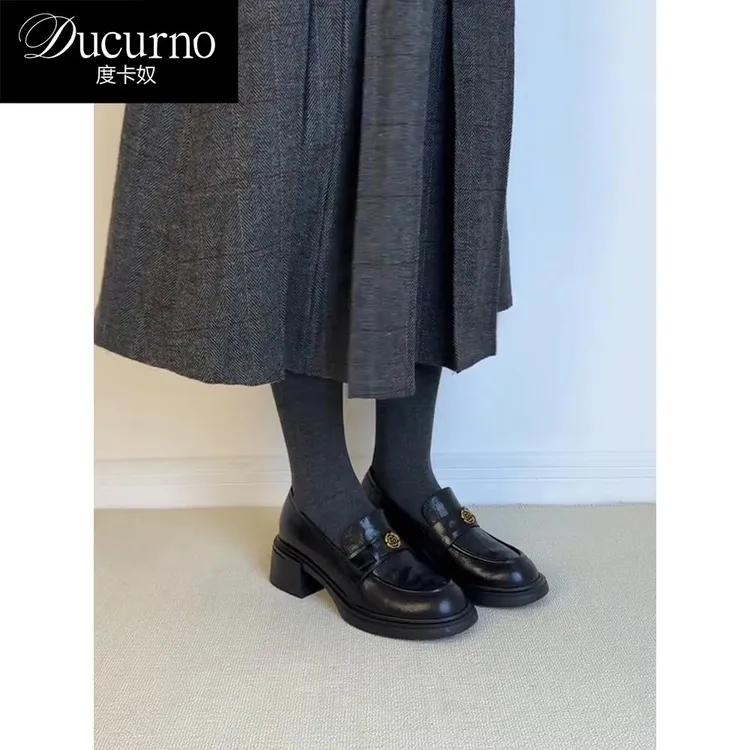 DUCURNO羊皮版~粗跟通勤厚底山茶花乐福鞋女覆古英伦风单鞋一脚蹬