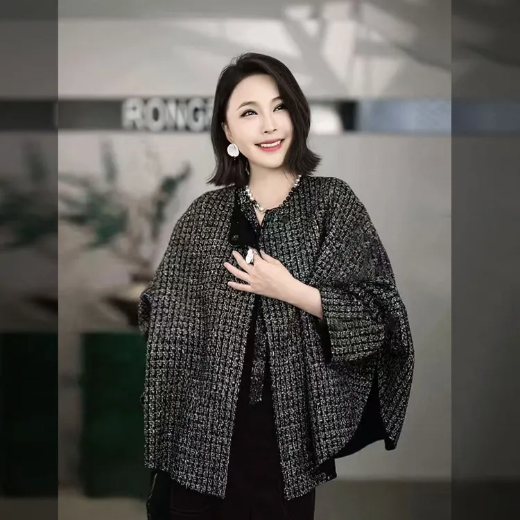 溶溶【香阀千金】RONGRONG 绵羊毛小香风花呢小斗篷外套MZ-25QLW035