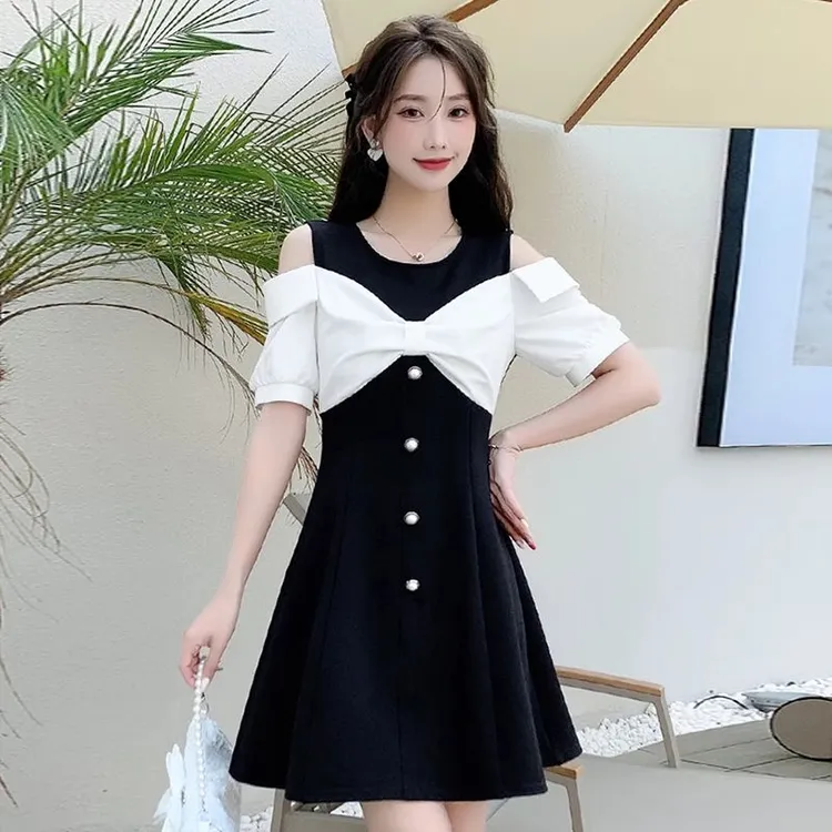 通勤小香风甜美黑色显瘦拼色假两件露肩小个子连衣裙收腰女夏季款