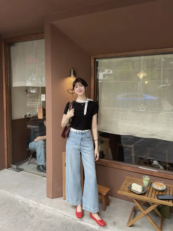 夏季新款洋气衣服女黑色字母印花减龄短袖T恤高腰直筒宽松牛仔裤