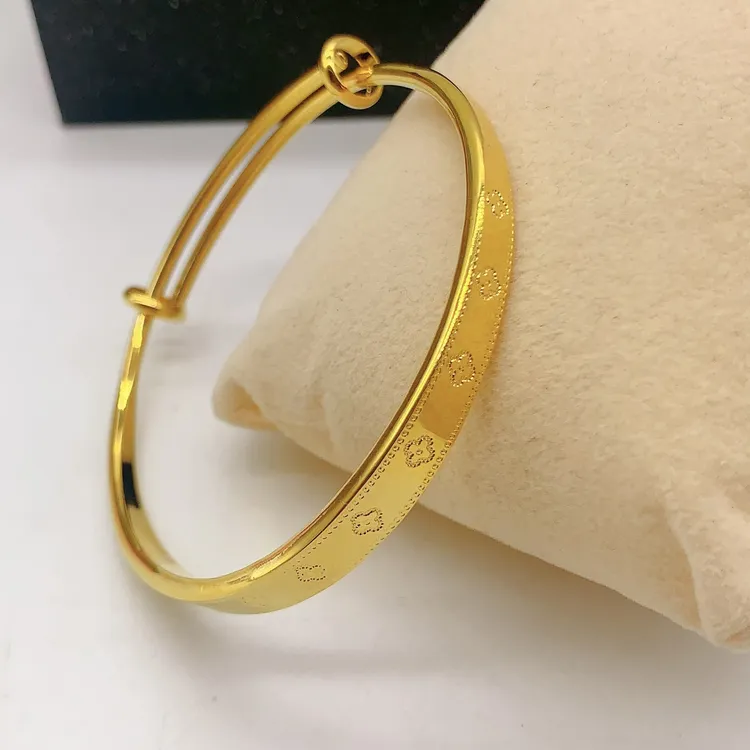 镯 网红款手镯中国风四叶草小众送女友手环金色首饰品520礼物