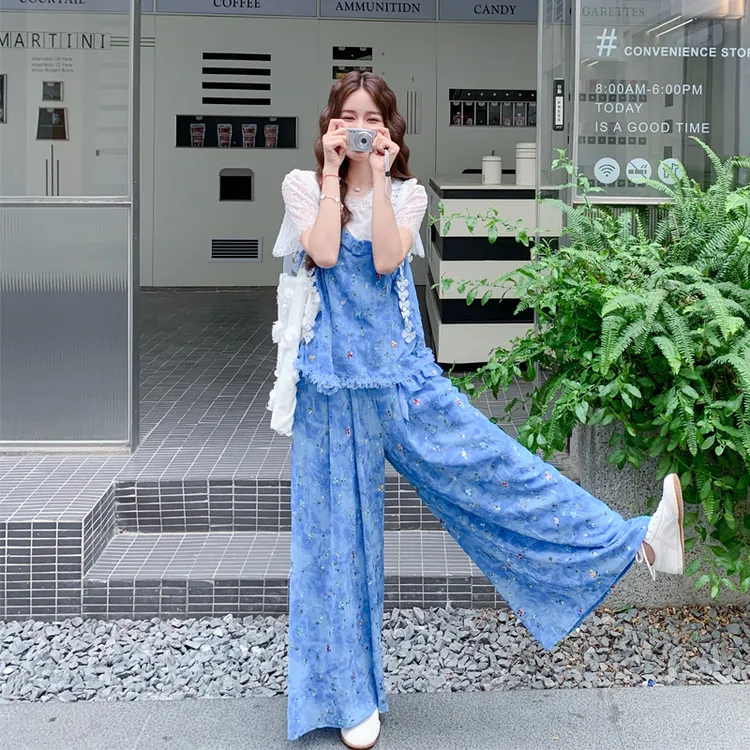 小清新田园风套装裤女2025夏季新款超显白蓝色碎花吊带短袖阔腿裤