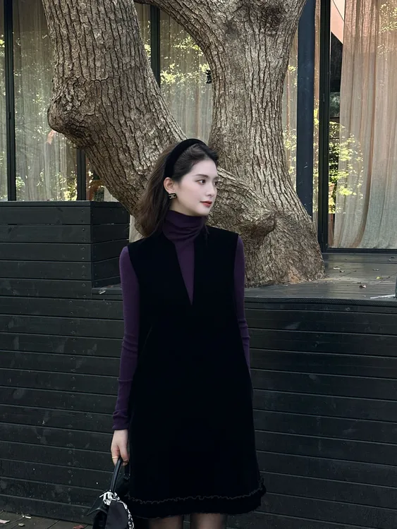 D113430F无袖拼接常规常规袖秋冬连衣裙打底裙显瘦时尚