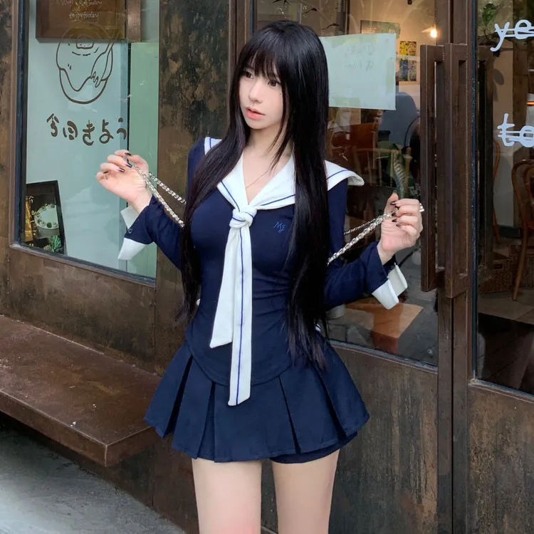 设计感学院风辣妹套装秋季纯欲气质显瘦白色长袖上衣JK制服两件套